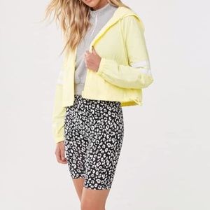 NWT Striped Trim Hooded Drawstring Windbreaker Yellow